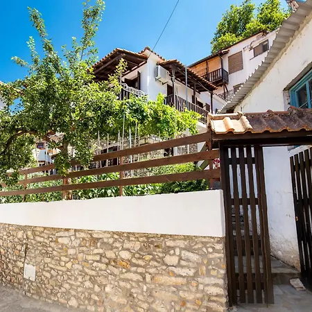 Cozy Traditional House In Thassos, Kallirachi בית נופש