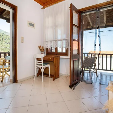 Cozy Traditional House In Thassos, Kallirachi בית נופש