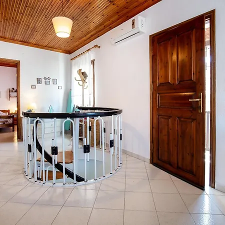 Cozy Traditional House In Thassos, Kallirachi בית נופש