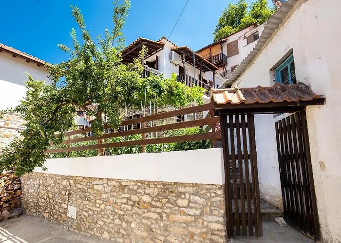 Cozy Traditional House In Thassos, Kallirachi 度假居