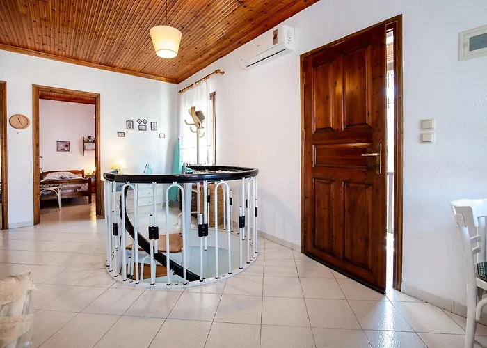 Cozy Traditional House In Thassos, Kallirachi 度假居