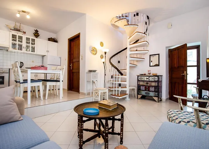 Cozy Traditional House In Thassos, Kallirachi 度假居
